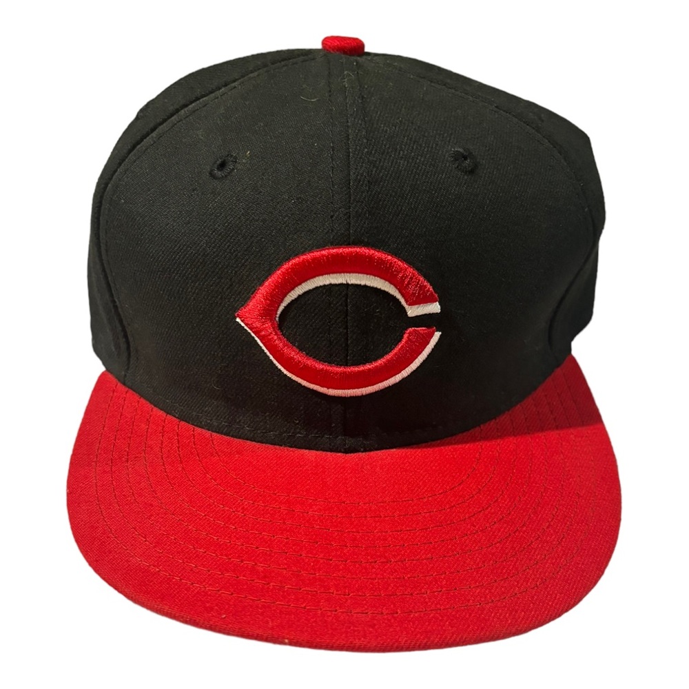 CINCINNATI REDS- NEW ERA-  HAT-FITTED SIZE 7 1/8-NEW w/o Tags USA On Field Hat